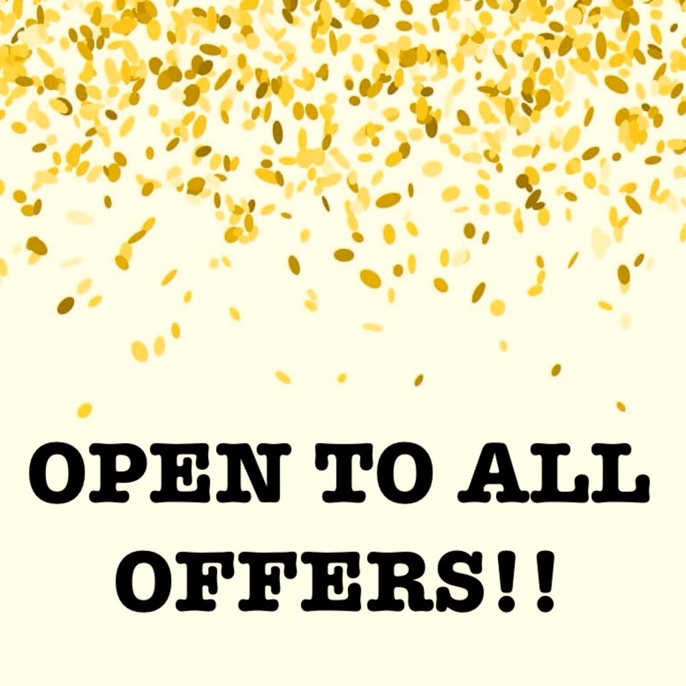 ✨OPEN TO ALL OFFERS✨